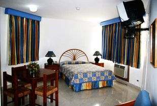 Apart-Hotel-Plaza-Del-Sol-room